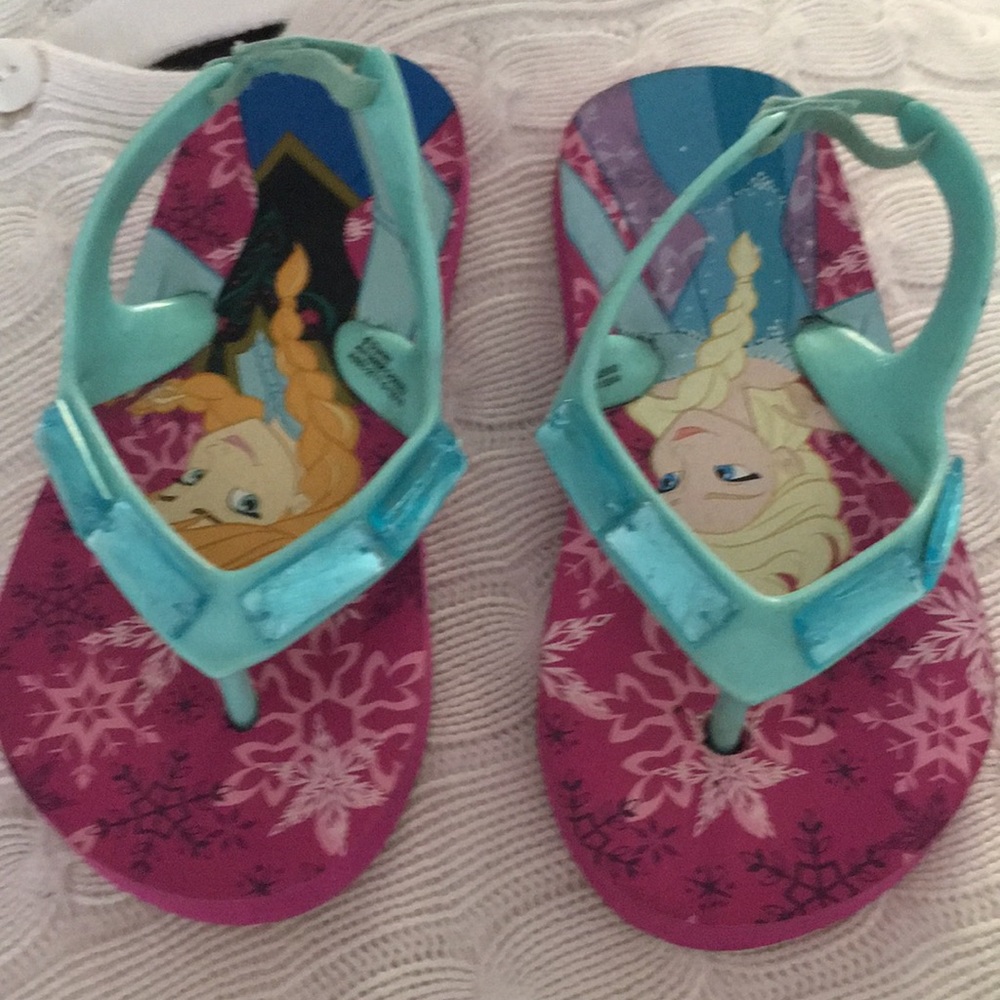 Disney Frozen sandals sz 7/8   $5 Never Worn